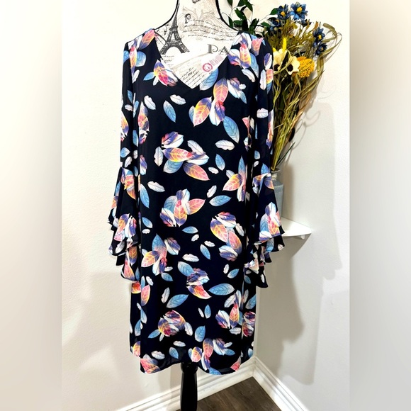 Nicole Miller Black Floral V-Neck Bell Sleeve Tunic Dress size 8 - Picture 1 of 8